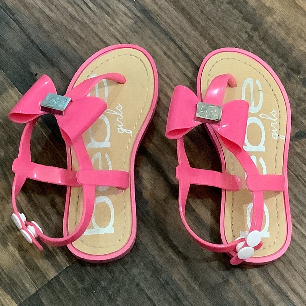 Bebe Girls slingback sandals with bow detail. Hot pink! Size 11/12 toddler